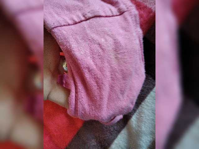 Live sex webcam photo for Alenushka888 #273343507