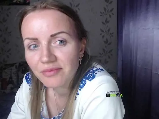 Live sex webcam photo for Alenushka888 #273573646