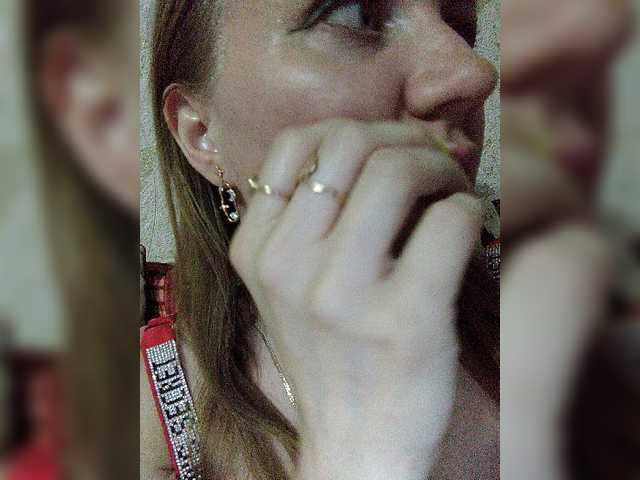 Live sex webcam photo for Alenushka888 #273637972