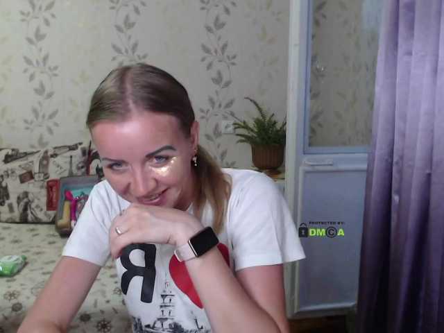 Live sex webcam photo for Alenushka888 #273776785