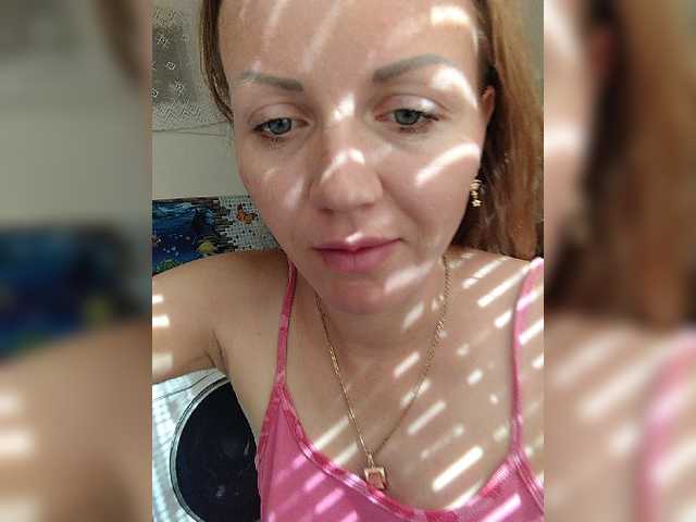 Live sex webcam photo for Alenushka888 #273800769