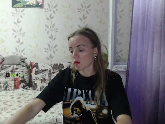 Live sex webcam photo for Alenushka888 #273805013