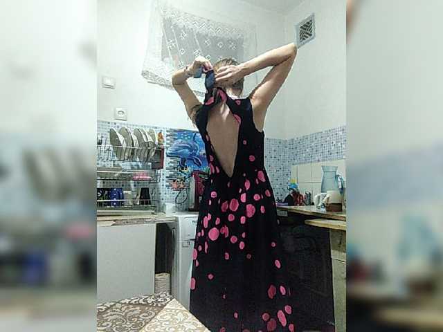 Live sex webcam photo for Alenushka888 #273849415