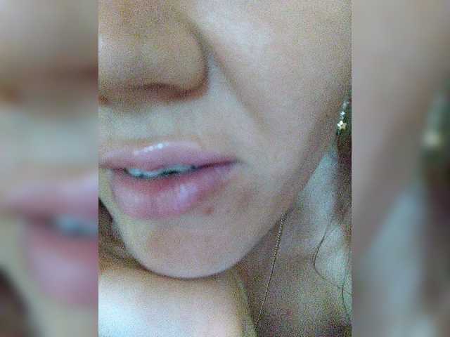 Live sex webcam photo for Alenushka888 #273866131