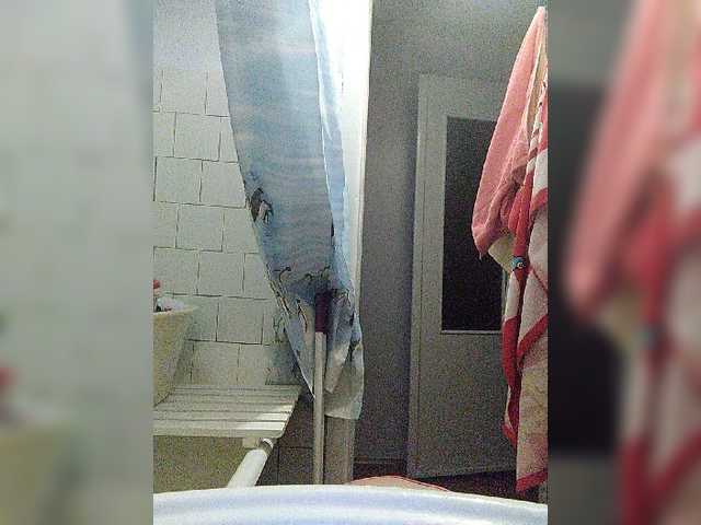 Live sex webcam photo for Alenushka888 #273888711