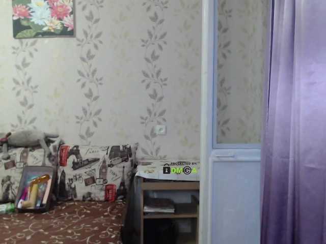 Live sex webcam photo for Alenushka888 #273932980