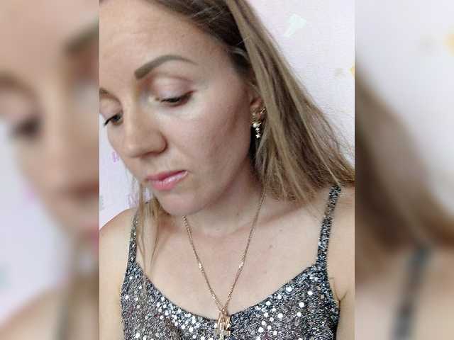 Live sex webcam photo for Alenushka888 #274164927