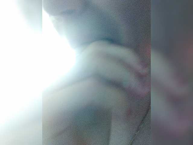 Live sex webcam photo for Alenushka888 #274229634