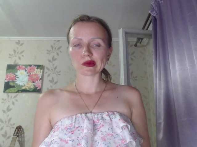 Live sex webcam photo for Alenushka888 #274293588