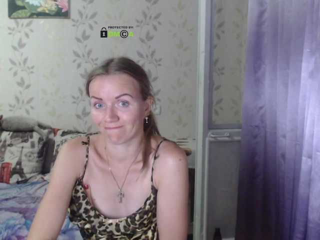 Live sex webcam photo for Alenushka888 #274310987