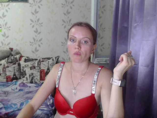 Live sex webcam photo for Alenushka888 #274355339