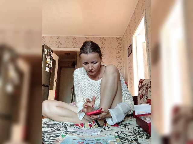 Live sex webcam photo for Alenushka888 #274600299