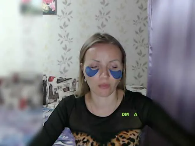 Live sex webcam photo for Alenushka888 #274640115