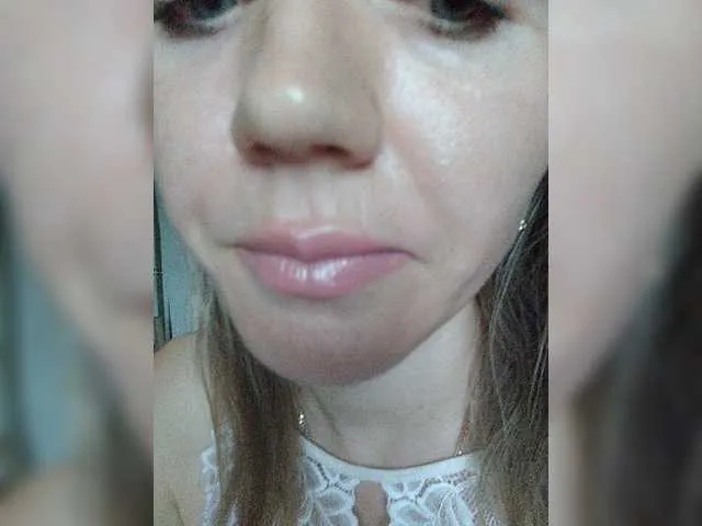 Live sex webcam photo for Alenushka888 #275203078