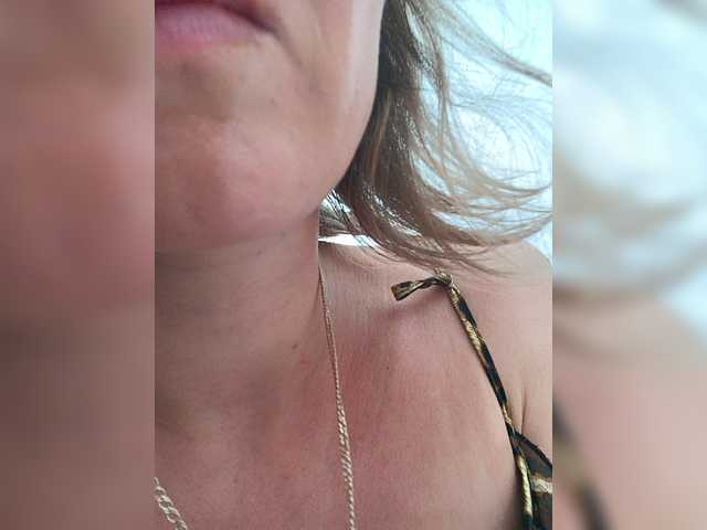 Live sex webcam photo for Alenushka888 #275582094