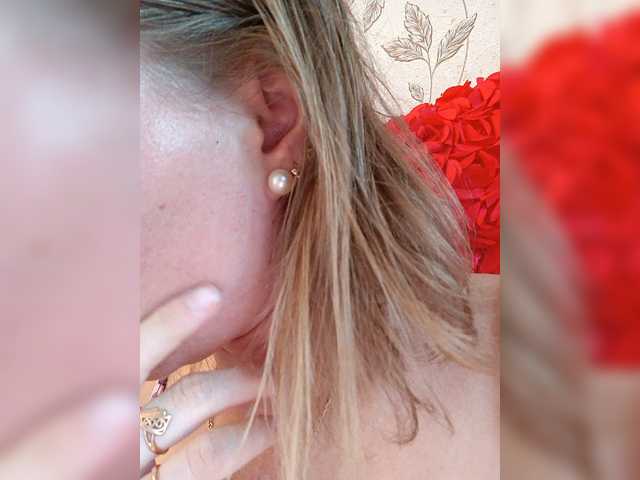 Live sex webcam photo for Alenushka888 #275674355