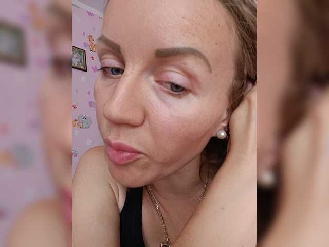 Live sex webcam photo for Alenushka888 #275948038