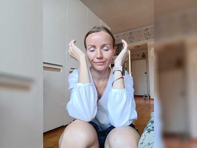 Live sex webcam photo for Alenushka888 #276026679