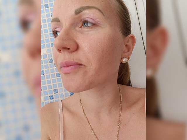 Live sex webcam photo for Alenushka888 #276056672