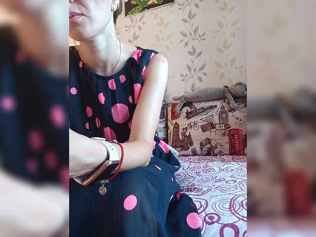 Live sex webcam photo for Alenushka888 #276149912