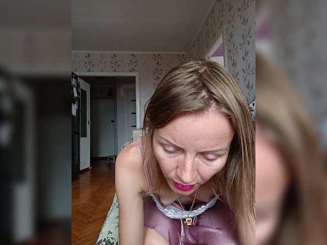 Live sex webcam photo for Alenushka888 #276225384