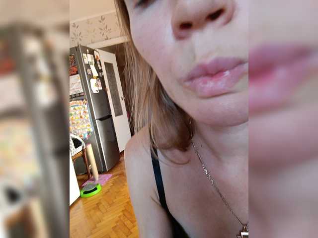 Live sex webcam photo for Alenushka888 #276232835