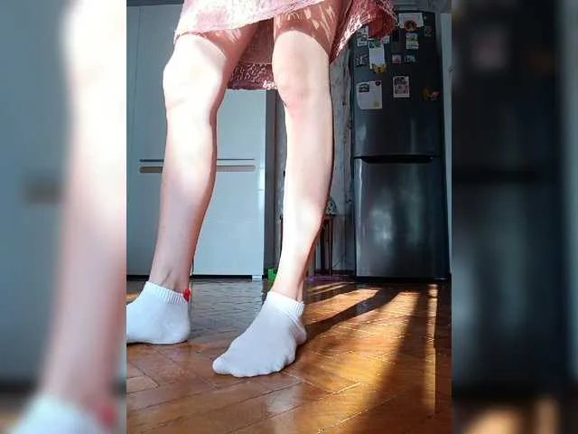 Live sex webcam photo for Alenushka888 #276310672