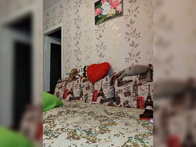 Live sex webcam photo for Alenushka888 #276336837