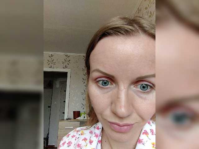 Live sex webcam photo for Alenushka888 #276342045