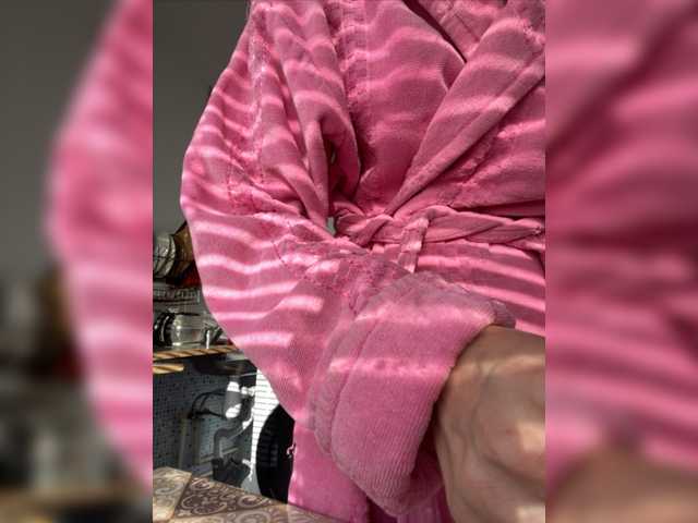 Live sex webcam photo for Alenushka888 #276473190