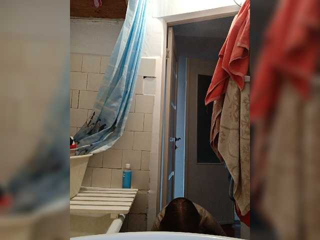 Live sex webcam photo for Alenushka888 #276500944