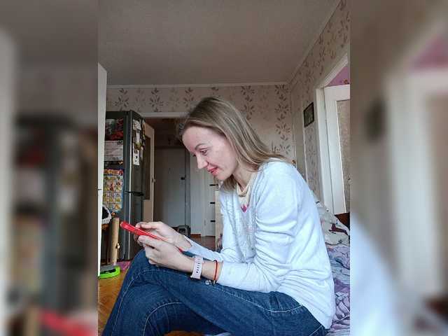 Live sex webcam photo for Alenushka888 #276521145