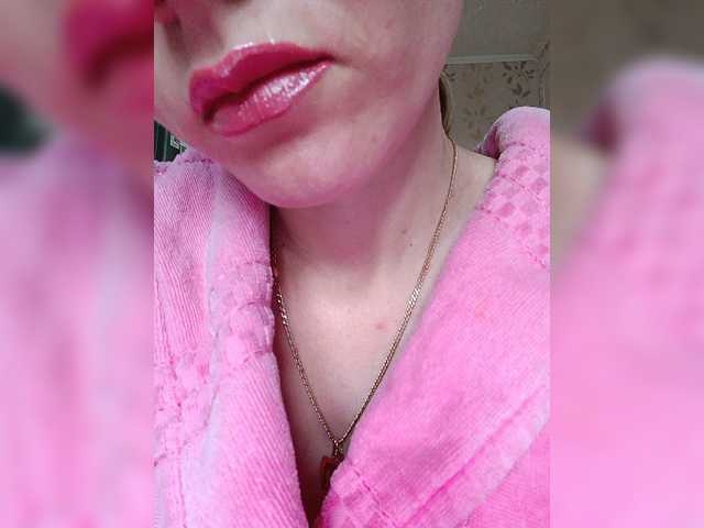 Live sex webcam photo for Alenushka888 #276528711