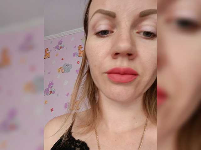 Live sex webcam photo for Alenushka888 #276625998