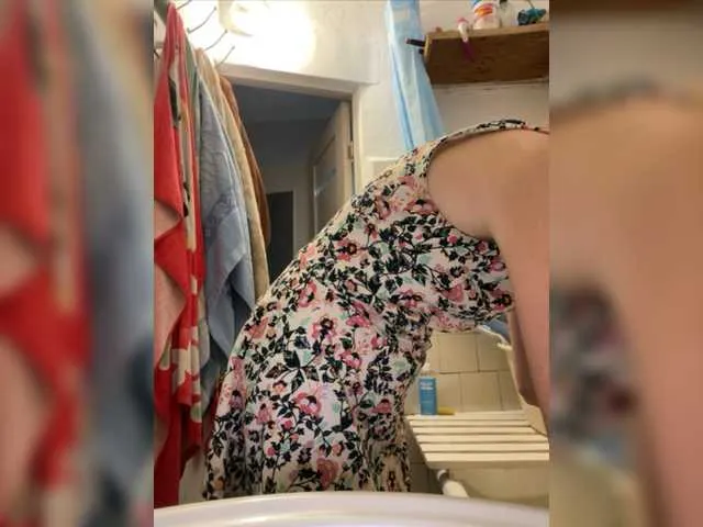 Live sex webcam photo for Alenushka888 #276633637