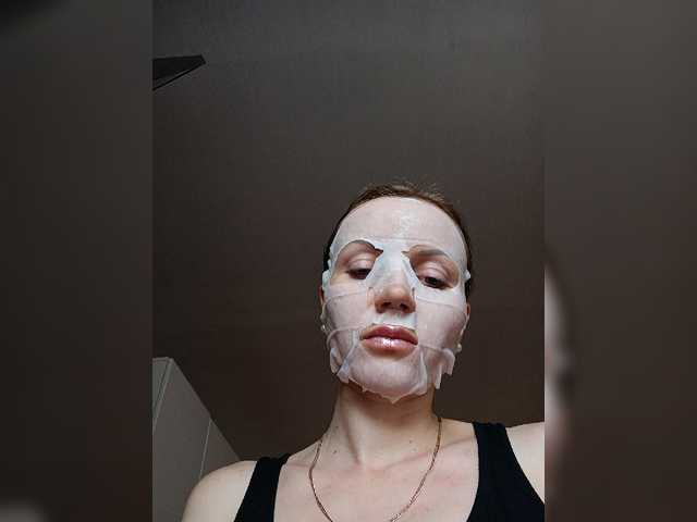 Live sex webcam photo for Alenushka888 #276640592