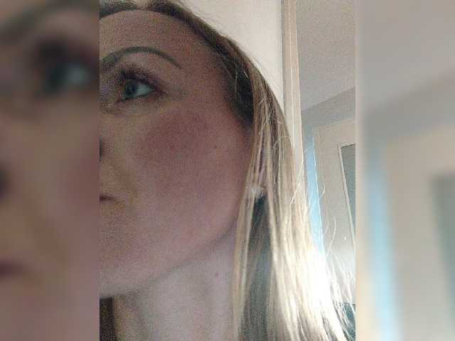 Live sex webcam photo for Alenushka888 #276683654