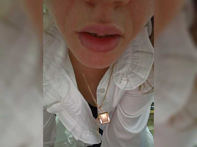 Live sex webcam photo for Alenushka888 #276788227