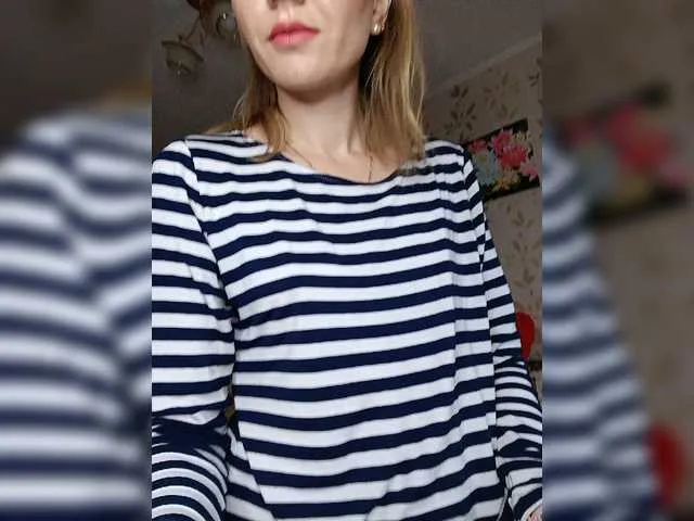 Live sex webcam photo for Alenushka888 #276807440