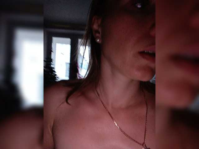 Live sex webcam photo for Alenushka888 #276856992