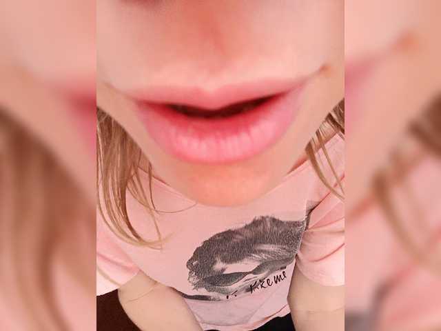 Live sex webcam photo for Alenushka888 #276934251