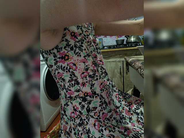 Live sex webcam photo for Alenushka888 #276978225