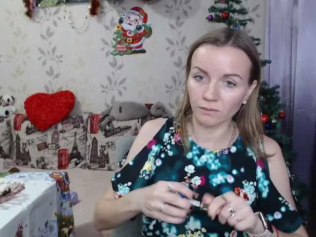 Live sex webcam photo for Alenushka888 #277027028