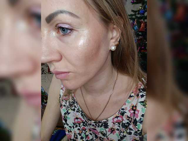 Live sex webcam photo for Alenushka888 #277033447