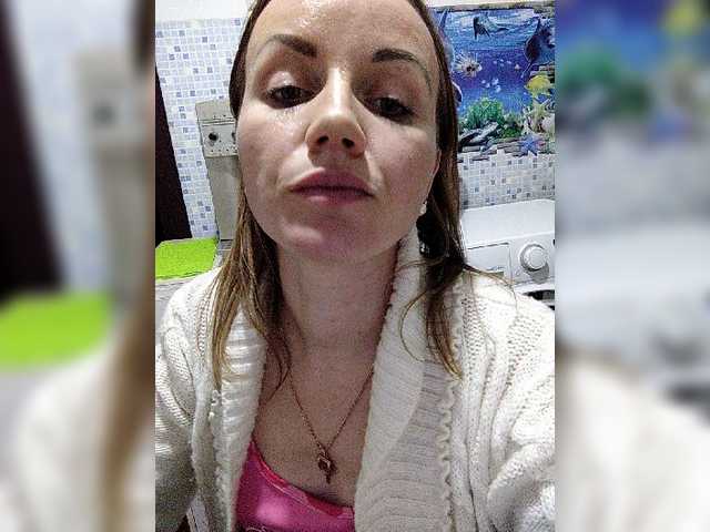 Live sex webcam photo for Alenushka888 #277055435