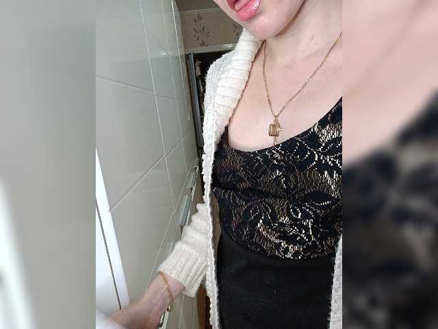 Live sex webcam photo for Alenushka888 #277093897