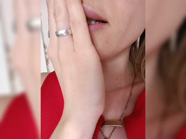 Live sex webcam photo for Alenushka888 #277194880