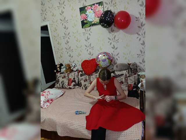 Live sex webcam photo for Alenushka888 #277196611