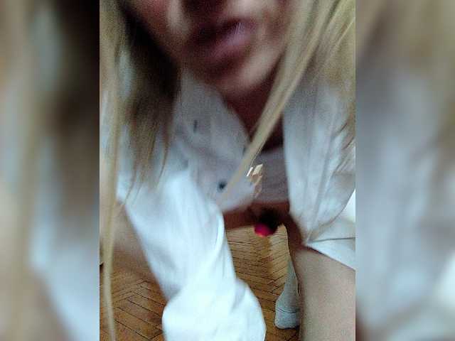 Live sex webcam photo for Alenushka888 #277201508