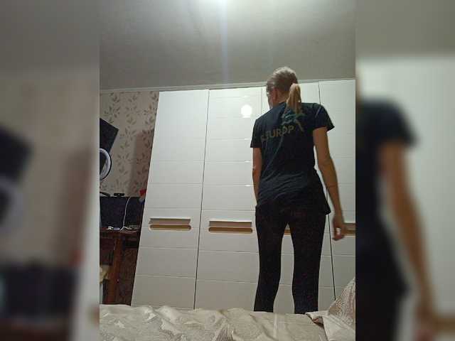 Live sex webcam photo for Alenushka888 #277342643